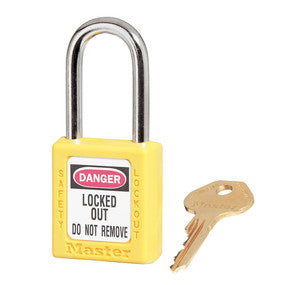 Candado Master Lock 410 Amarillo